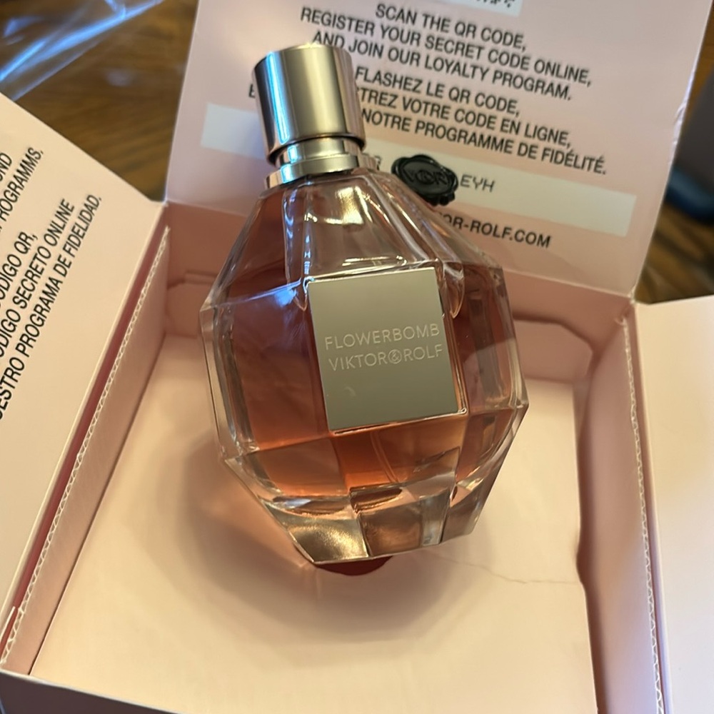 Viktor&Rolf Flowerbomb L’eau De Parfume